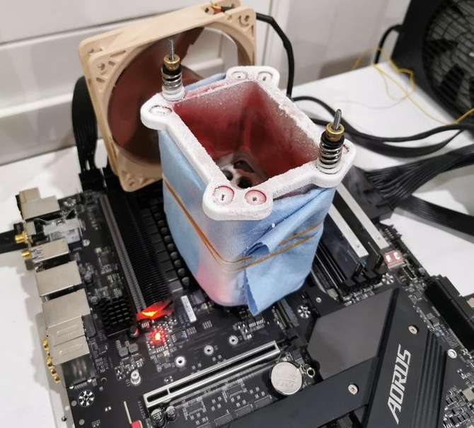 AMD Ryzen 9 3900X podkręcony do 5,62 GHz pobił rekord w wPrime [1]