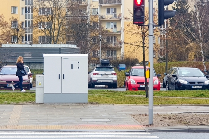 System sygnalizacji świetlnej dla użytkowników smartfonów [2]