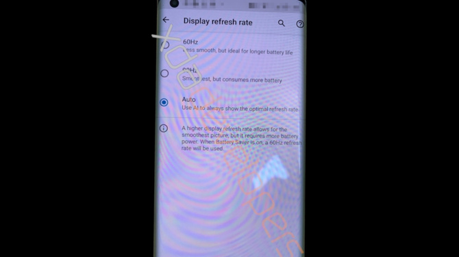 Motorola Edge bez Plusa, czyli zakrzywiony ekran i Snapdragon 765 [1]