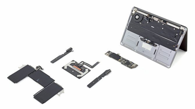 MacBook Air 2020 w rękach iFixit. Serwis pochwalił projektantów [3]