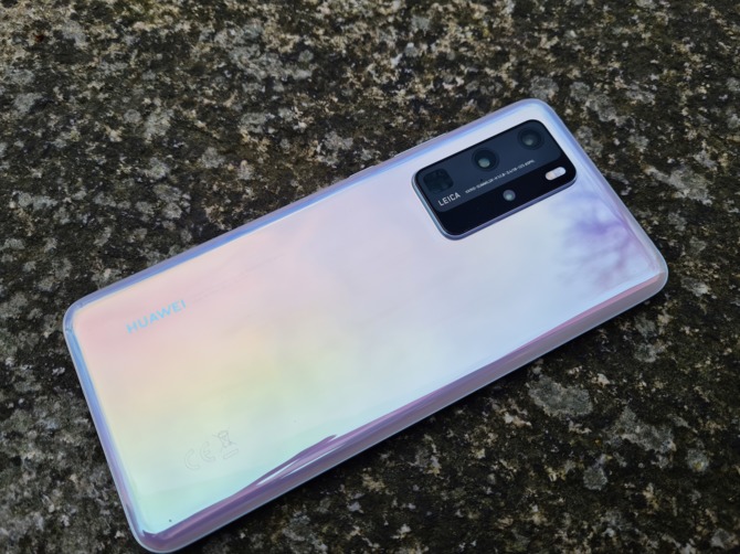 Mimo zakazu w Huawei P40 znalazły się amerykiańskie podzespoły [3]