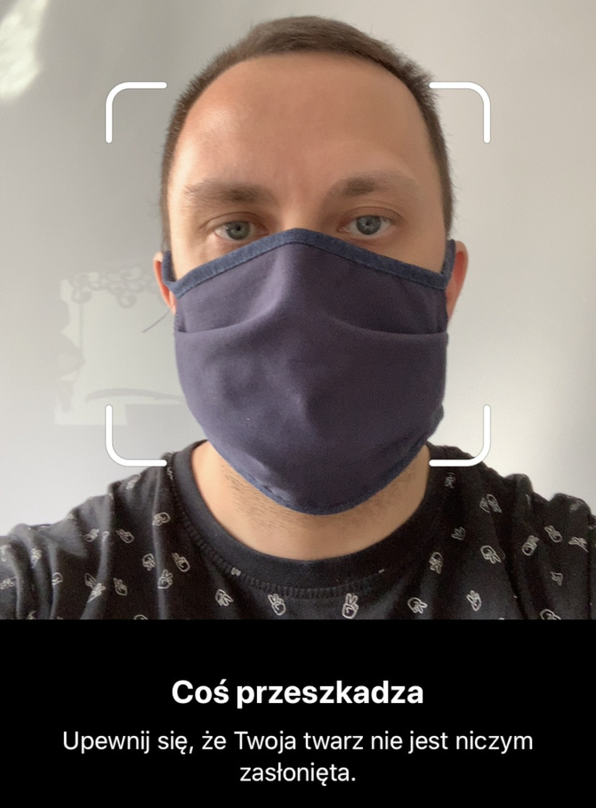 Obowiązek noszenia maseczek to bezużyteczność funkcji Face ID [3]