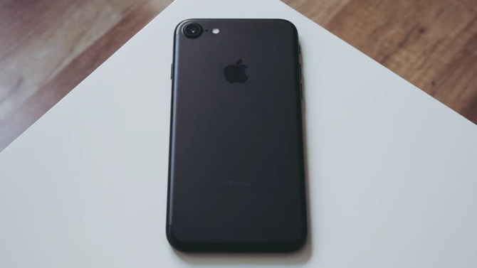 FBI złamało zabezpieczenia Apple iPhone zamachowca z Florydy [1]