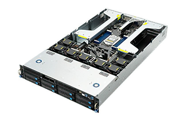 NVIDIA A100 - akcelerator z rdzeniem Ampere GA100 w wersji PCI-E [4]