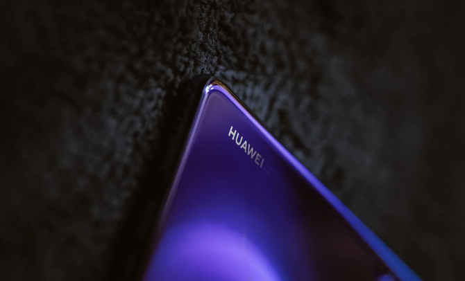 Huawei Mate 40 Pro z wyświetlaczem 120 Hz Samsunga lub LG [2]