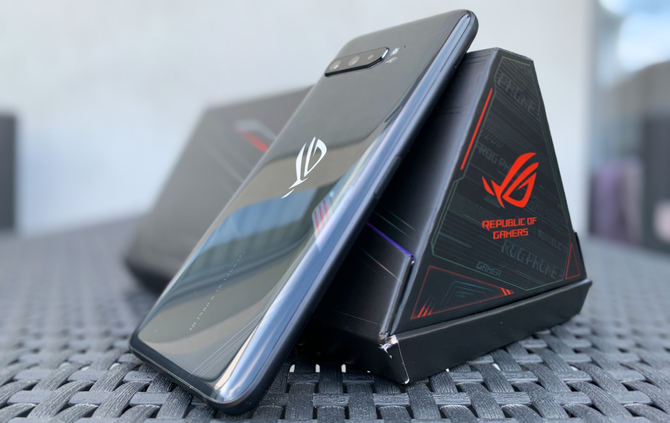 ASUS ROG Phone 3 w naszych rękach. Co chcecie o nim wiedzieć? [1]