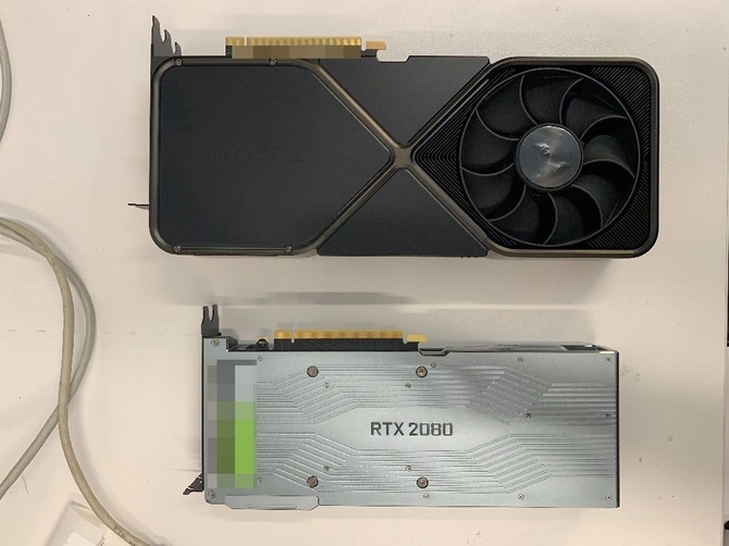 NVIDIA GeForce RTX 3090 Founders Edition uchwycony na zdjęciach [3]