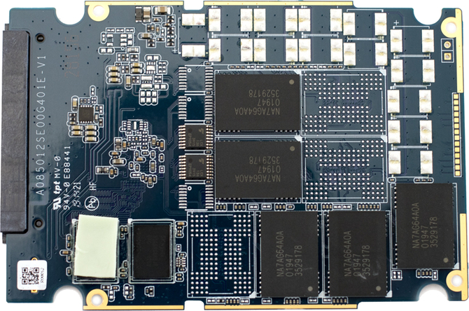 Synology SAT5200 - SSD klasy enterprise o pojemności 3,84 TB [4]
