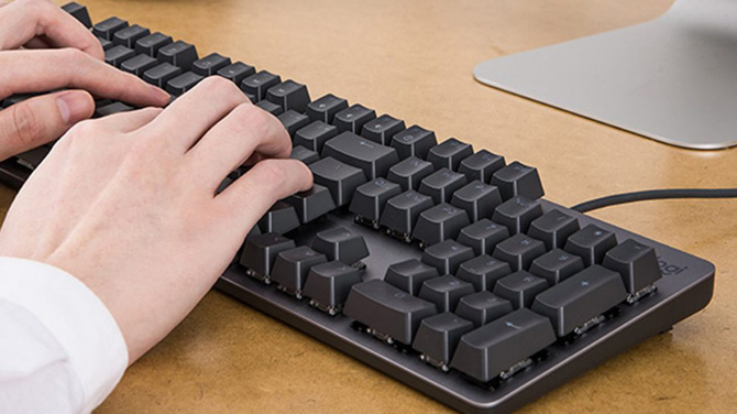 Logitech K845 - prosta, schludna i niedroga klawiatura mechaniczna [1]