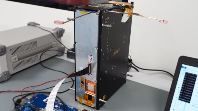 Technologia Intela napędza pierwszego satelitę z SI na pokładzie [4]
