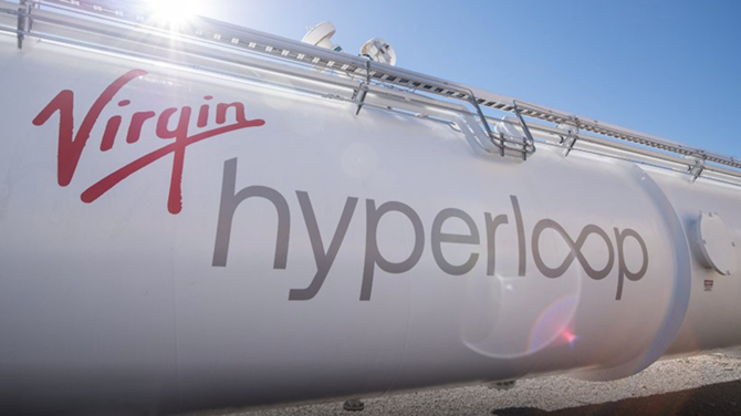 Virgin Hyperloop: Pierwsza załogowa podróż zakończona sukcesem [1]