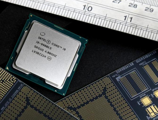Intel Coffee Lake Refresh - procesory osiągają już status EOL [2]