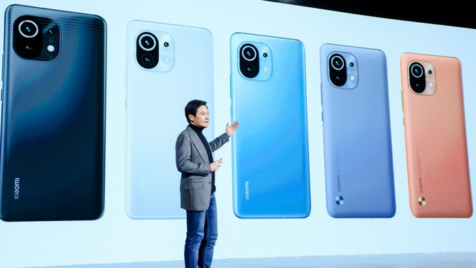 Xiaomi Mi 11 debiutuje w Chinach. Pierwszy smartfon z układem Qualcomm Snapdragon 888 błyszczy potężną specyfikacją [1]