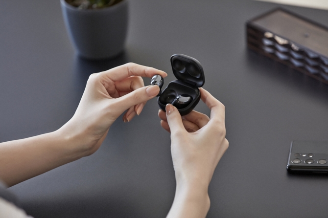 Premiera Samsung Galaxy Buds Pro - słuchawki TWS z ANC, Trybem Rozmowy i przełączaniem między urządzeniami Galaxy [5]