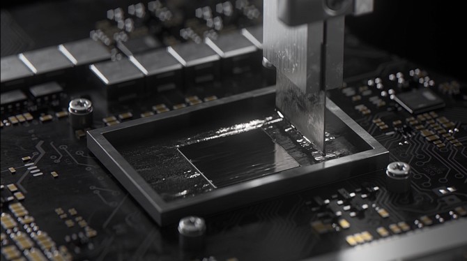 Laptopy ASUS ROG - producent pokazuje nam proces nakładania ciekłego metalu na procesory AMD Ryzen 5000 - APU Cezanne [2]