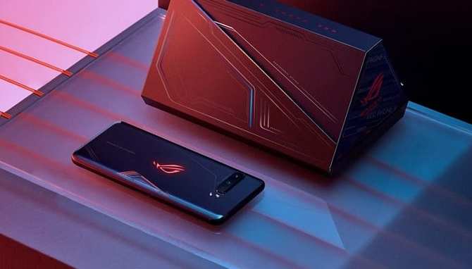 ASUS przygotowuje kompaktowego smartfona ZenFone Mini. Ma mieć ekran o przekątnej ok. 5,5 cala i flagową specyfikację [2]