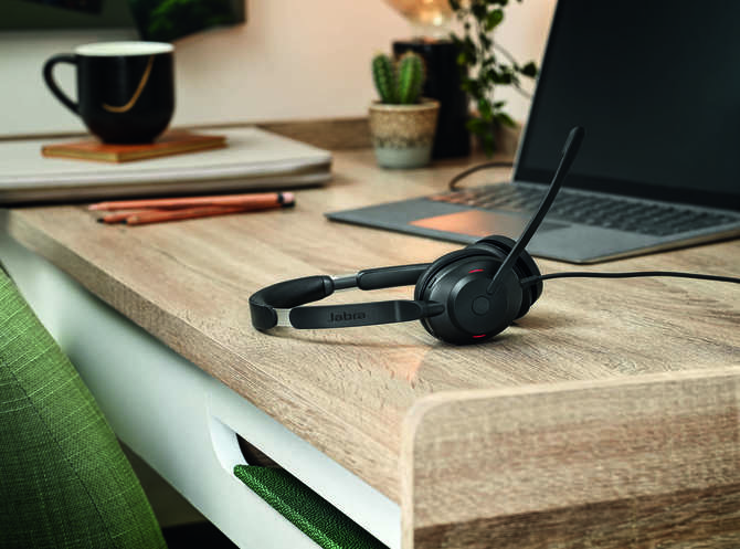 Jabra Evolve2 30 - Nowy, lekki i komfortowy zestaw słuchawkowy do produktywnej pracy trafia do sprzedaży [1]
