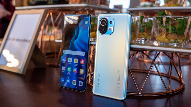 Xiaomi najpopularniejszą marką smartfonów wśród Polaków. W czołówce nie zabrakło urządzeń Samsung, Huawei i Apple [1]