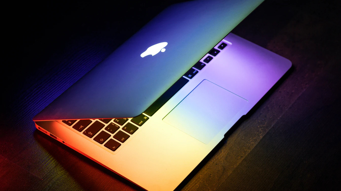 Apple i pozew zbiorowy za wadliwe klawiatury motylkowe w komputerach MacBook. Firmę czeka batalia sądowa [1]