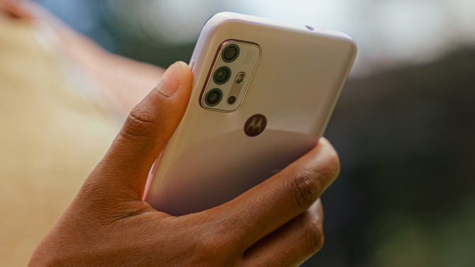 Motorola Moto G50 zawitała do bazy TENAA. Smartfon będzie kolejnym tanim modelem wspierającym sieć 5G [2]