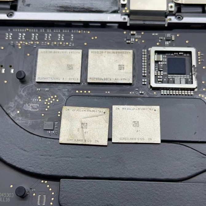 Pamięci SSD i RAM w komputerach Apple MacBook Air z chipem M1 można wymienić własnoręcznie na pojemniejsze [4]