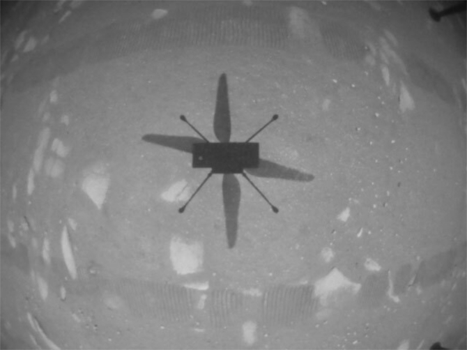 Ingenuity: Marsjański helikopter-dron odbył pierwszy lot na obcej planecie. To otwiera całkiem nowe możliwości [2]