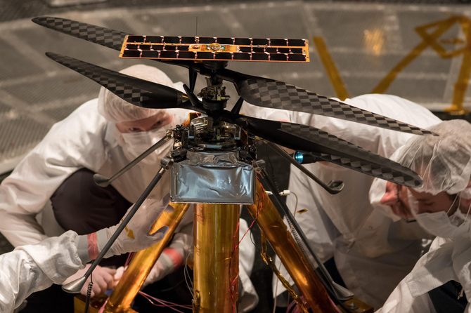Ingenuity: Marsjański helikopter-dron odbył pierwszy lot na obcej planecie. To otwiera całkiem nowe możliwości [3]