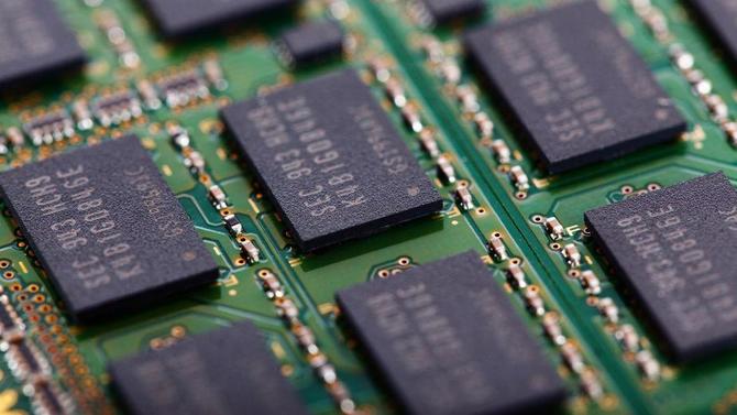 Samsung, SK Hynix i Micron mogły celowo podwyższać ceny pamięci DRAM. Przeciw firmom złożono pozew [1]