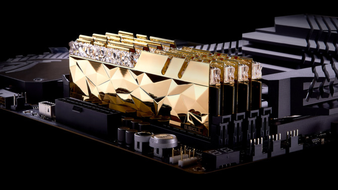 G.SKILL Trident Z Royal Elite - Ekstrawaganckie pamięci RAM DDR4 o taktowaniu do 4000 MHz i opóźnianiach CL14 [1]