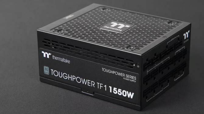 Thermaltake Thoughpower TF 1 1550 W - Zasilacze o dużej mocy i sprawności do 94% dla najbardziej wymagających użytkowników  [1]