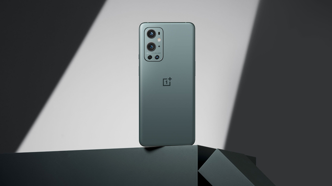 OnePlus 9T z aparatem głównym Hasselblad 108 MP i ColorOS 11 w wersji globalnej. To efekt integracji z OPPO [2]