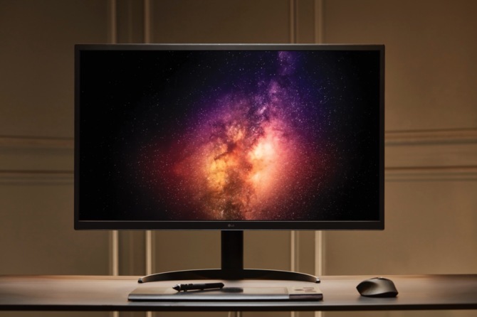 LG UltraFine OLED Pro 32EP950 - poznaliśmy pełną specyfikację monitora Ultra HD oraz jego cenę. Będzie drogo... [1]