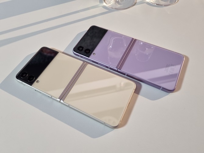 Samsung Galaxy Z Flip3 oraz Galaxy Z Fold3 – premiera składanych smartfonów z 5G. Zmiany idące w dobrym kierunku [18]