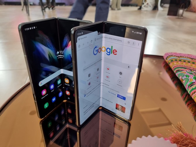 Samsung Galaxy Z Flip3 oraz Galaxy Z Fold3 – premiera składanych smartfonów z 5G. Zmiany idące w dobrym kierunku [22]