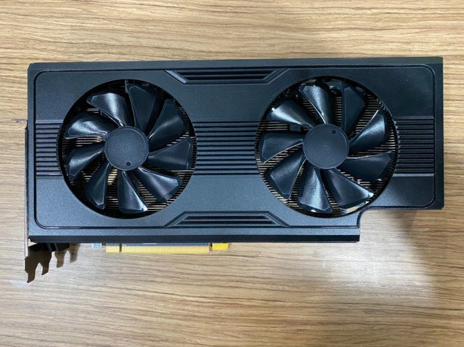 Sapphire Radeon RX 570 con dos núcleos Polaris y 16 GB de memoria GDDR5 en las primeras imágenes.  ¿La tarjeta perfecta para mineros?