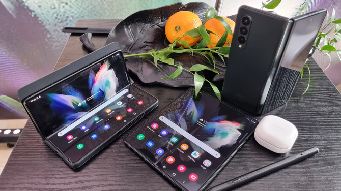 Samsung Galaxy Z Fold3 i Z Flip3: Sukces przedsprzedażowy składanych smartfonów szybko pozwoli zapomnieć o serii Note [1]