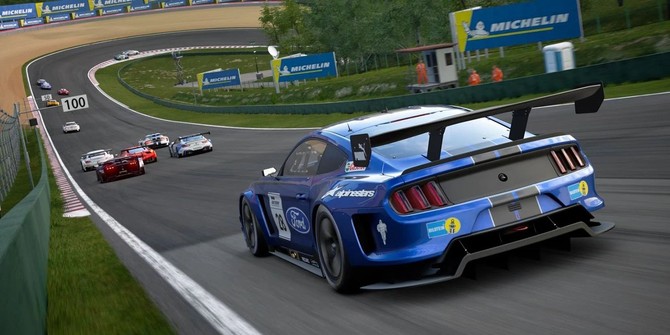 Gran Turismo 7 na PlayStation 4 oraz PlayStation 5 zaoferuje taki sam poziom oprawy graficznej z dynamiczną pogodą [3]