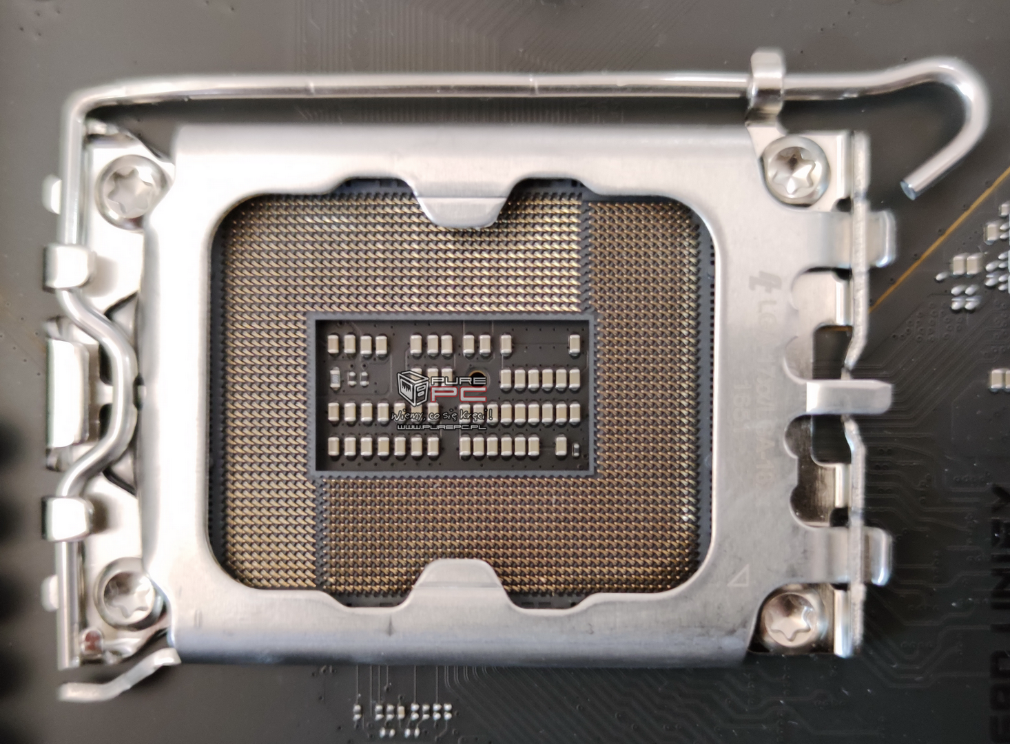 Procesory Intel Core i9-12900K i Intel Core i5-12600K w