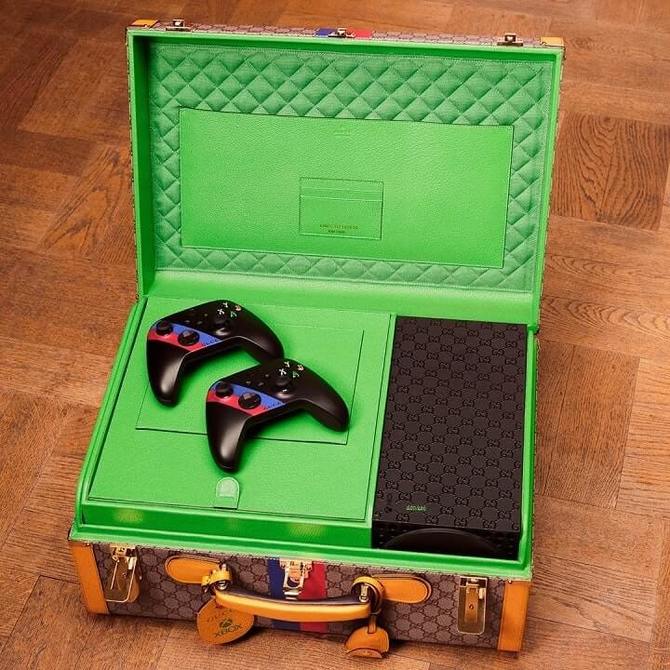 Xbox Series X w wersji od Gucci zadebiutuje już za kilka dni. Trafi tylko do stu bogatych nabywców. Jak wyceniono konsolę? [2]