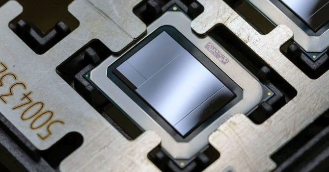 Intel Meteor Lake z pierwszymi, rzeczywistymi zdjęciami przedstawiającymi procesor 14. generacji z pakowaniem Foveros [1]