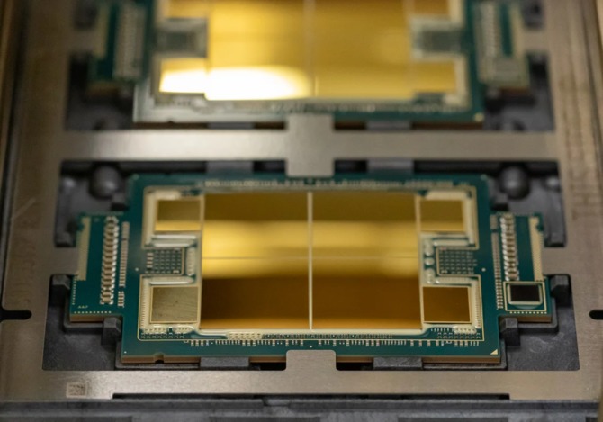 Intel Meteor Lake z pierwszymi, rzeczywistymi zdjęciami przedstawiającymi procesor 14. generacji z pakowaniem Foveros [6]