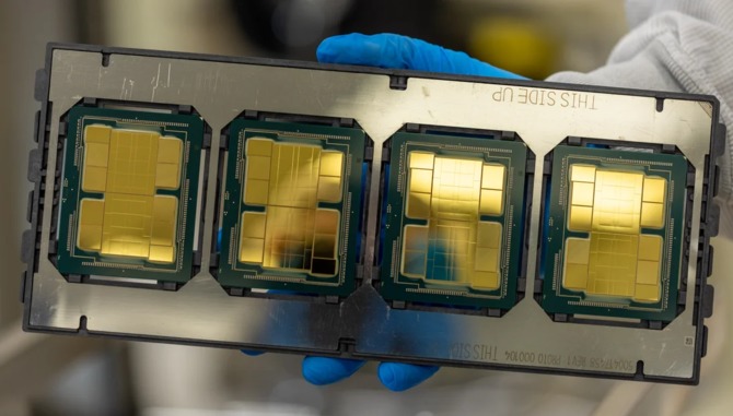 Intel Meteor Lake z pierwszymi, rzeczywistymi zdjęciami przedstawiającymi procesor 14. generacji z pakowaniem Foveros [7]