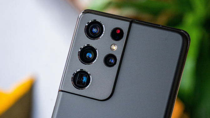 Smartfony z SoC Qualcomm Snapdragon 8 Gen 1 z funkcją stale włączonej kamery. Co z prywatnością użytkowników? [1]