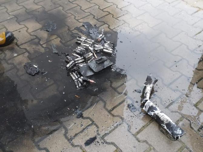 Zapaliła się kolejna elektryczna hulajnoga. Komenda Miejska Państwowej Straży Pożarnej w Lublinie tłumaczy przyczynę [2]