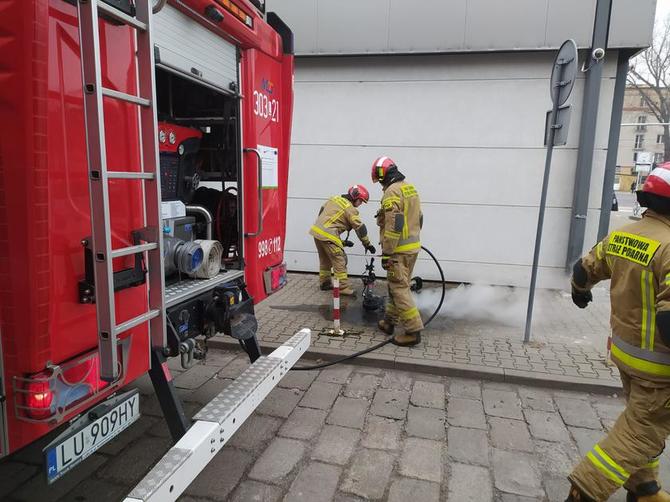 Zapaliła się kolejna elektryczna hulajnoga. Komenda Miejska Państwowej Straży Pożarnej w Lublinie tłumaczy przyczynę [1]