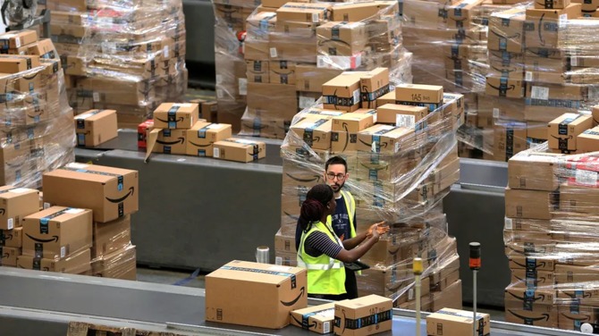 Pracownik Amazonu nakradł sprzętu komputerowego o wartości ponad 1 mln. złotych. Wpadł z prozaicznego powodu [2]
