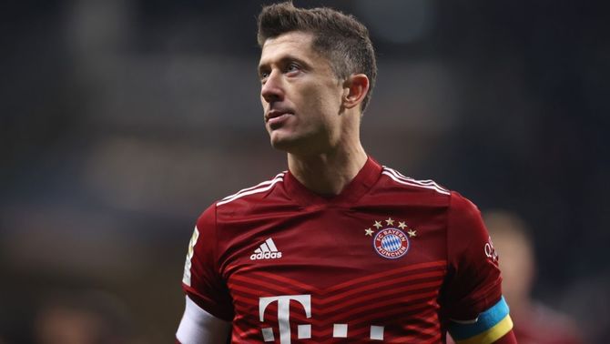 Robert Lewandowski rozwiązał współpracę z Huawei, mimo iż marka dementuje plotki o współpracy z Rosją [1]