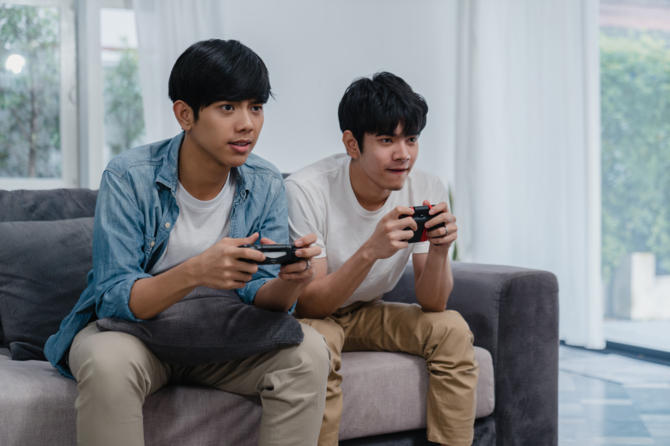 Młodzi chińscy gracze z kolejnym ograniczeniem. Tym razem na celownik wzięto oglądanie streamów i social media [1]
