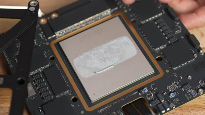 L'Apple M1 Ultra è circa tre volte più grande di un processore AMD Ryzen.  Cos'altro rivelano i test del nuovo processore Mac Studio? [8]