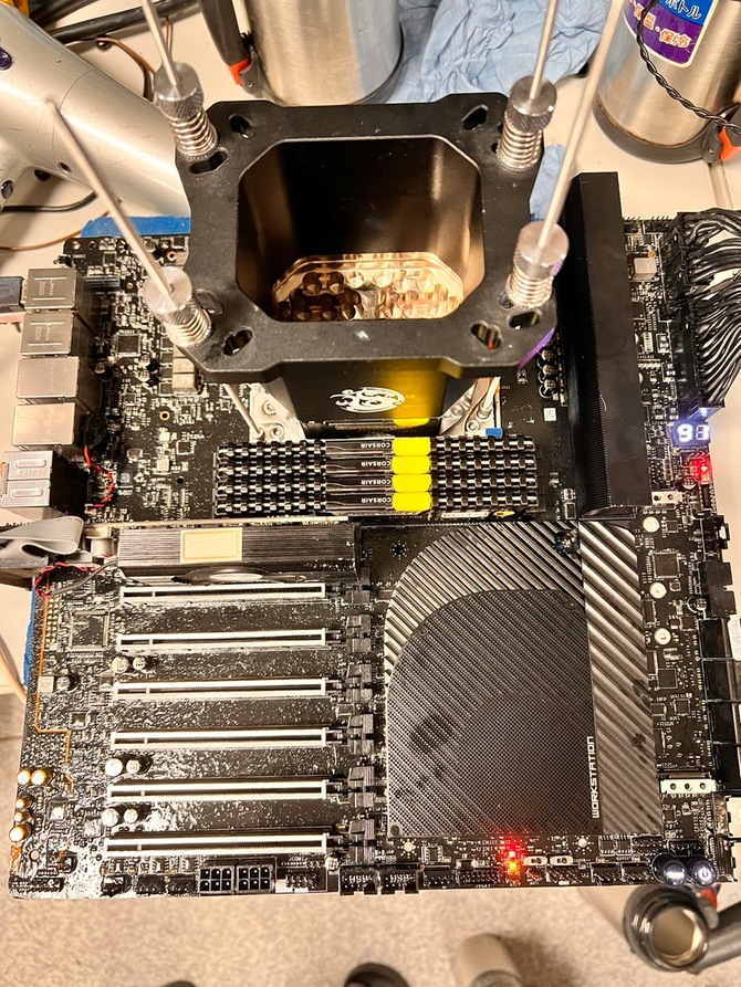 AMD Ryzen Threadripper PRO 5995WX podkręcony do 5,15 GHz bije rekord wydajności wielowątkowej w aplikacji Cinebench R23 [4]